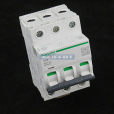 600 30151 - CIRCUIT BREAKER 3 POLE 32A